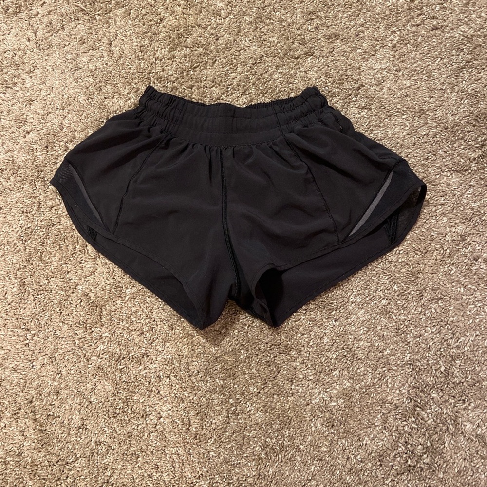 LULULEMON hotty hot 2.5”